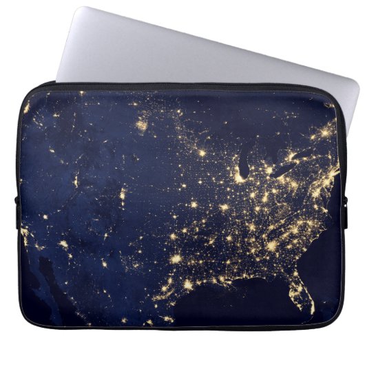 Die Stadtbeleuchtung der Staaten nachts. Laptopschutzhülle (Vorderseite)