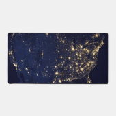 Die Stadtbeleuchtung der Staaten nachts. Schreibtischunterlage (Vorderseite)