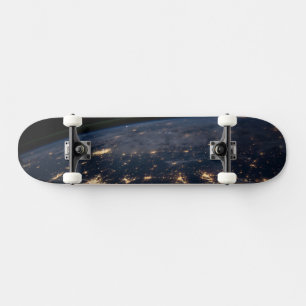 Die Stadtbeleuchtung der südlichen Staaten. Skateboard