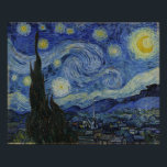 Die Sternennacht, Ölmalerei, Vincent Van Gogh Poster<br><div class="desc">Vincent Van Gogh, Juni 1889 postimpressionistisches, modernes Ölgemälde auf Leinwand Nachtlandschaft Gemälde eines Wirblen Sternenhimmel mit einem hellgelben Halbmond; der Planet Venus ist ebenfalls sichtbar. Im Vordergrund ist ein übertriebener großer Zypressenbaum zu sehen. Dieses Bild zeigt den Ausblick aus dem Künstlerzimmer im Asyl von Saint-Paul-de-Mausole in Saint-Rémy-de-Provence Frankreich, das Dorf...</div>