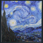 Die Sternennacht von Van Gogh Serviette<br><div class="desc">Als Ölgemälde des großen niederländischen Malers Vincent Van Gogh (1853-1890)Von einigen als sein berühmtestes Kunstwerk angesehen, malte Van Gogh 1889 aus dem Gedächtnis "Die Sternennacht", während er in Frankreich in einem Asyl lebte, wo er sich auf Depressionen überprüft hatte.Die Szene zeigt den Blick aus seinem Schlafzimmerfenster. Im Gemälde sehen wir...</div>
