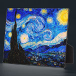 Die Sternennacht von Vincent Van Gogh Fotoplatte<br><div class="desc">Vincent Van Gogh The Starry Night. Das ist ein altes Meisterwerk des holländischen Meisters Vincent Van Gogh. Dieses schöne Landschaftsbild hat eine schöne,  lebendige,  gesättigte Farbe. Vincent Van Gogh war ein niederländischer Postimpressionist. Dieses Bild ist öffentlich</div>
