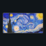 Die Sternennacht von Vincent Van Gogh Schreibtischunterlage<br><div class="desc">Vincent Van Gogh The Starry Night. Das ist ein altes Meisterwerk des holländischen Meisters Vincent Van Gogh. Dieses schöne Landschaftsbild hat eine schöne,  lebendige,  gesättigte Farbe. Vincent Van Gogh war ein niederländischer Postimpressionist. Dieses Bild ist öffentlich</div>