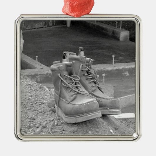 Die Stiefel eines Arbeiters Silbernes Ornament (Vorne)