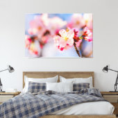 Die strahlende Schönheit der rosa Sakura-Blume Leinwanddruck (Insitu (Schlafzimmer))