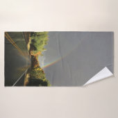 Die Straße unter dem Regenbogen Badehandtuch (Badehandtuch)