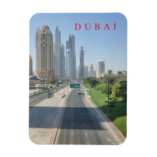 Die Straße von Dubai und die Gebäude zeigen zum Kü Magnet
