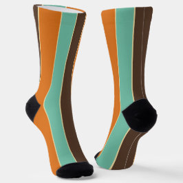 Die Streifen sind grün, schwarz und orange Socken