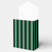 Die Streifen sind grün und schwarz Geschenkschachtel (Geöffnet)