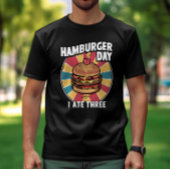 Die süße Überraschung: Hamburger mit einer Kirsche T-Shirt