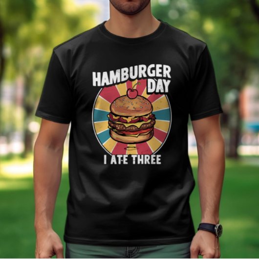 Die süße Überraschung: Hamburger mit einer Kirsche T-Shirt
