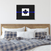 Die symbolische Thin Blue Line auf kanadischem Aho Leinwanddruck (Insitu (Schlafzimmer))
