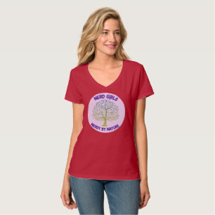 Die T der Frauen mit großem Nerdy von Natur aus T-Shirt