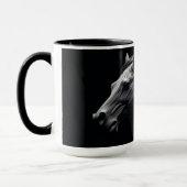 Die Tasse der Keramik des Schwarzen Rösses (Links)