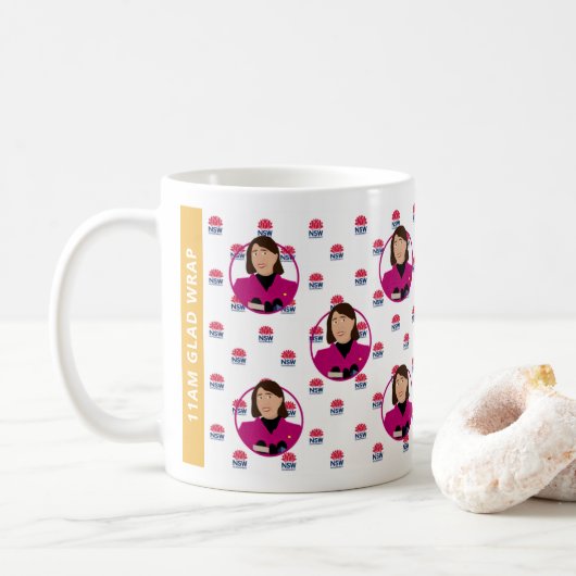 Die Tasse des Glad Wrap von 11 Uhr morgens (Mit Donut)