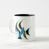 Die Tasse des Kaffees mit einem klaren und ruhigen (Vorderseite Links)