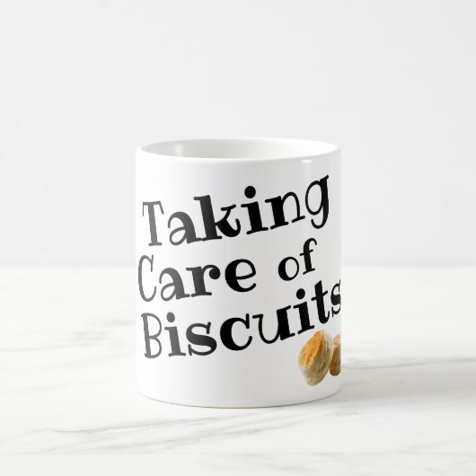 Die Tasse des Kaffees pflegen (Mittel)