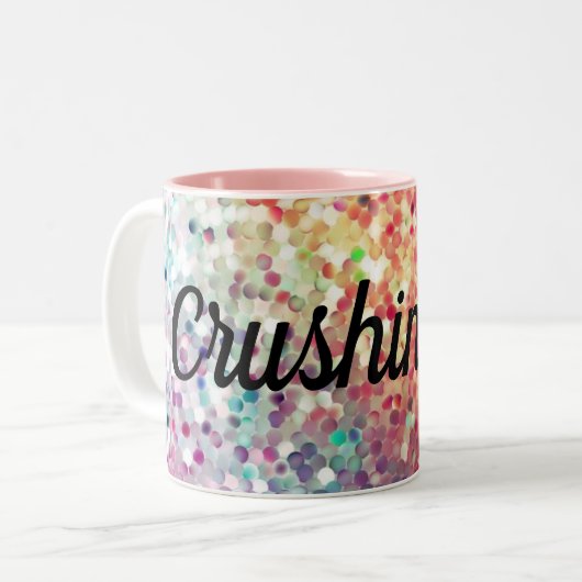 Die Tasse für ihren Kaffee, der sie zerquetscht ha (Vorderseite Links)