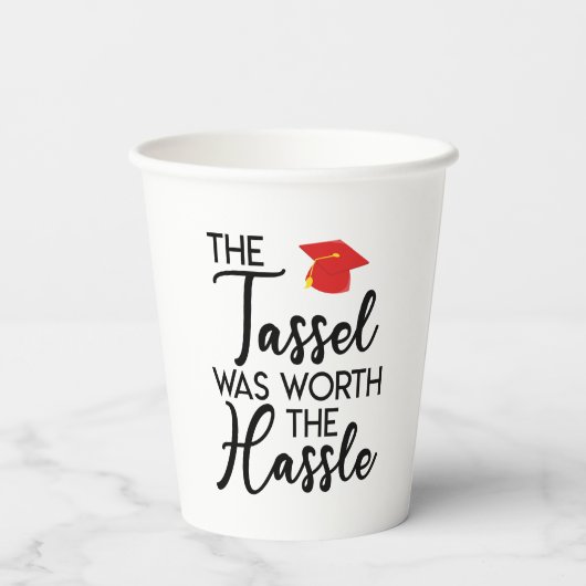 Die Tassel war die mürrische Graduierungspartei we Pappbecher (Rückseite)