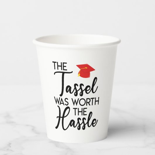 Die Tassel war die mürrische Graduierungspartei we Pappbecher (Vorderseite)