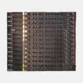 Die Taste am Audio-Mixer Fleecedecke (Vorderseite (Horizontal))