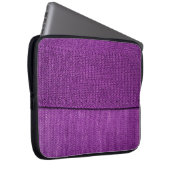 die Textur des Strickstoffes, ein schlichtes lila Laptopschutzhülle (Vorne Rechts)