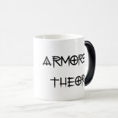 Die toten verwandelnde Tasse des Mannes Hand (VorderseiteRechts)