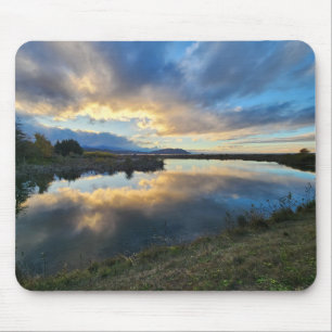 Die traumhafte estuary Reflektion trifft auf den H Mousepad