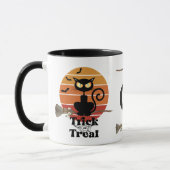 Die Trick-or-Treat-Abenteuer-Monogramm der Hexenka Tasse (Links)