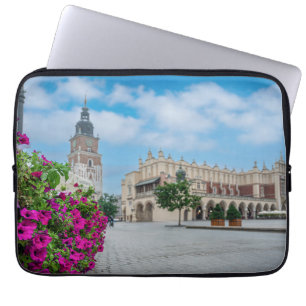 Die Tuchhalle am Hauptplatz von Krakau, Polen Laptopschutzhülle
