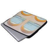 DIE TÜR LAPTOPSCHUTZHÜLLE (Vorne Knopf)