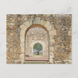 Die Türen der alten Festung Postkarte