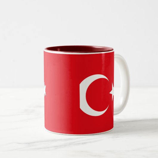 Die Türkei-Flaggen-Tasse Zweifarbige Tasse (VorderseiteRechts)