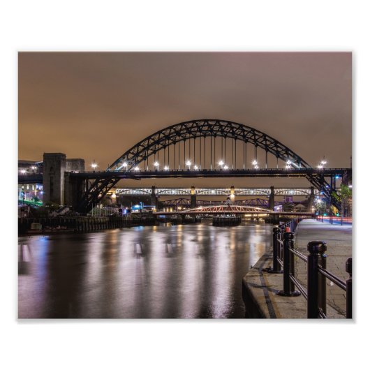 Die Tyne-Brücken in der Nacht Fotodruck (Vorne)