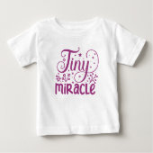 Die Typografie "Tiny Miracle" - ein Schachspiel de Baby T-shirt (Vorderseite)