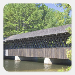 Die überdachte Brücke Stone Mountain bei Stone Quadratischer Aufkleber