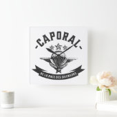 Die Uhr des Korporals der Rasse der Herren (Zuhause)