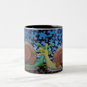 Die umarmte Tasse