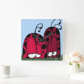 Die unangeforderte Liebe Ladybug Illustration Quadratische Wanduhr (Zuhause)