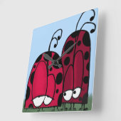 Die unangeforderte Liebe Ladybug Illustration Quadratische Wanduhr (Winkel)