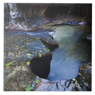 Die Untergrundbahnschlitzschlucht Fliese