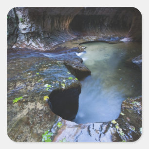 Die Untergrundbahnschlitzschlucht Quadratischer Aufkleber