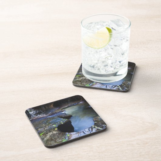 Die Untergrundbahnschlitzschlucht Untersetzer (Rechte Seite)