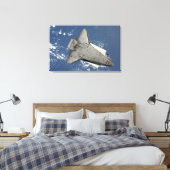 Die Unterseite des Space Shuttles Discovery 2 Leinwanddruck (Insitu (Schlafzimmer))