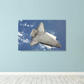 Die Unterseite des Space Shuttles Discovery 2 Leinwanddruck (Insitu (Holzboden))