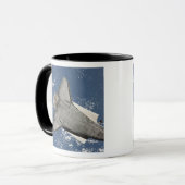 Die Unterseite des Space Shuttles Discovery 2 Tasse (Vorderseite Links)