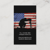 Die US-Fahne hält einen knetenden Soldaten zurück Visitenkarte (Rückseite)