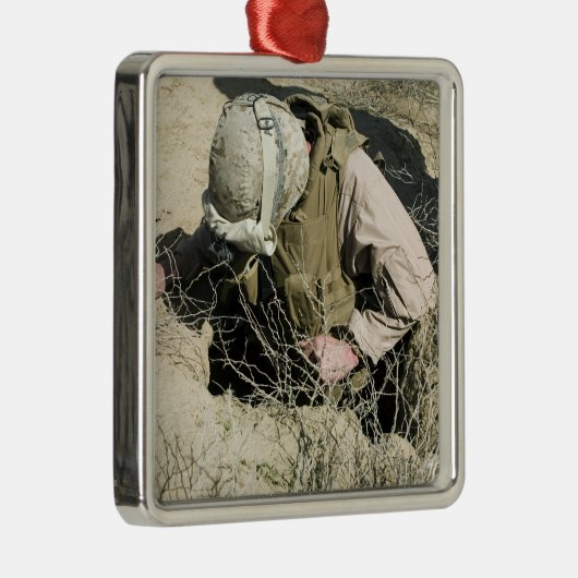 Die US-Marine springt ein Loch hinunter Silbernes Ornament (Rechts)