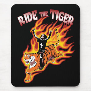 Die Vintage Illustration des Schwermetalls von Tig Mousepad