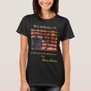 Die vom Krieg zerrüttete amerikanische Flagge beän T-Shirt